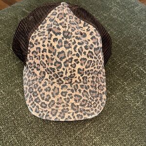 Leopard Print Women's Trucker Hat
